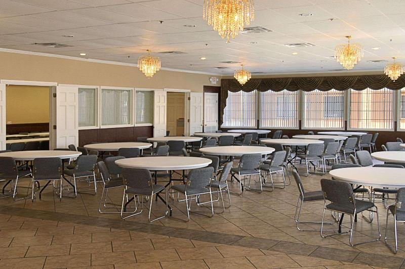 Отель Economy Inn And Suites