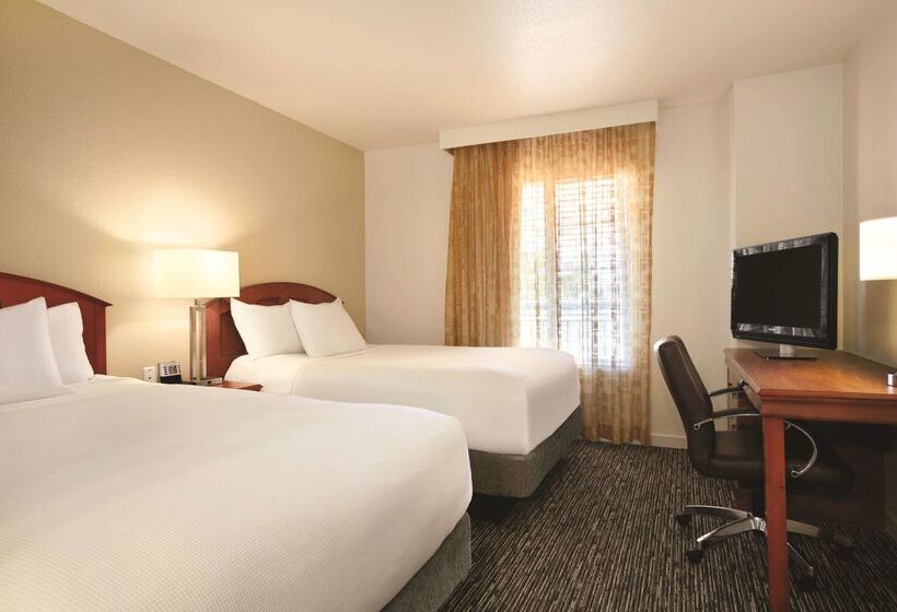 בית מלון כפרי Hyatt House Pleasanton