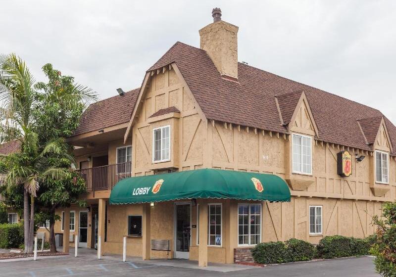 Отель Laquinta Inn & Suites By Wyndham San Bernardino