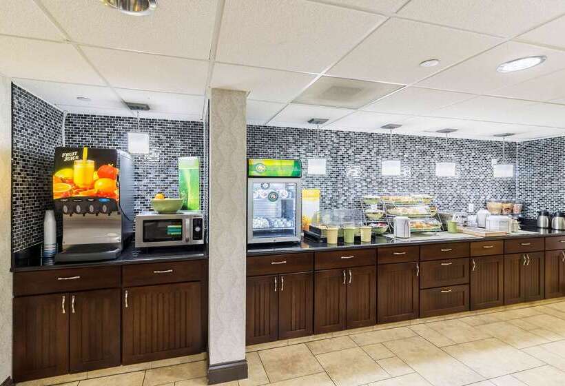 בית מלון כפרי Quality Inn & Suites Arden Hills   Saint Paul North