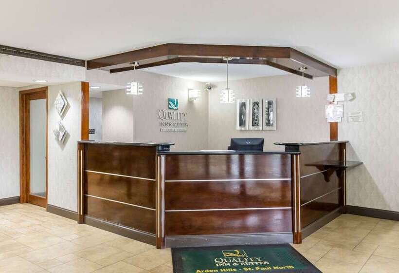 בית מלון כפרי Quality Inn & Suites Arden Hills   Saint Paul North