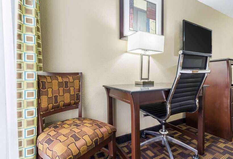 בית מלון כפרי Quality Inn & Suites Arden Hills   Saint Paul North
