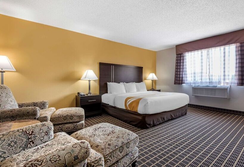ホテル Quality Inn & Suites Warren