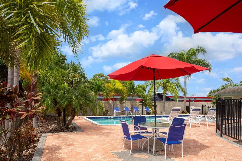 فندق Super 8 By Wyndham Bradenton Sarasota Area
