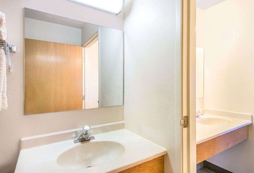 ホテル Super 8 By Wyndham West Middlesex/sharon Area