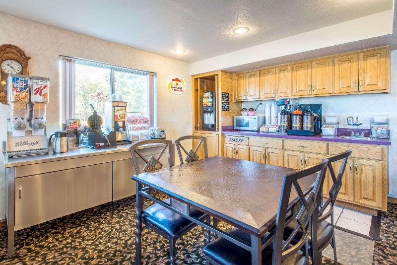 ホテル Super 8 By Wyndham West Middlesex/sharon Area