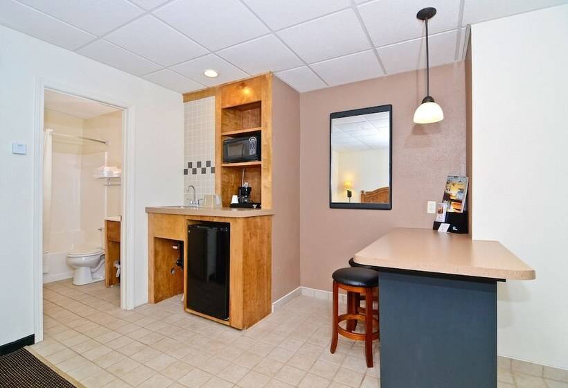 فندق على الطريق Amerivu Inn And Suites   Hayward Wi