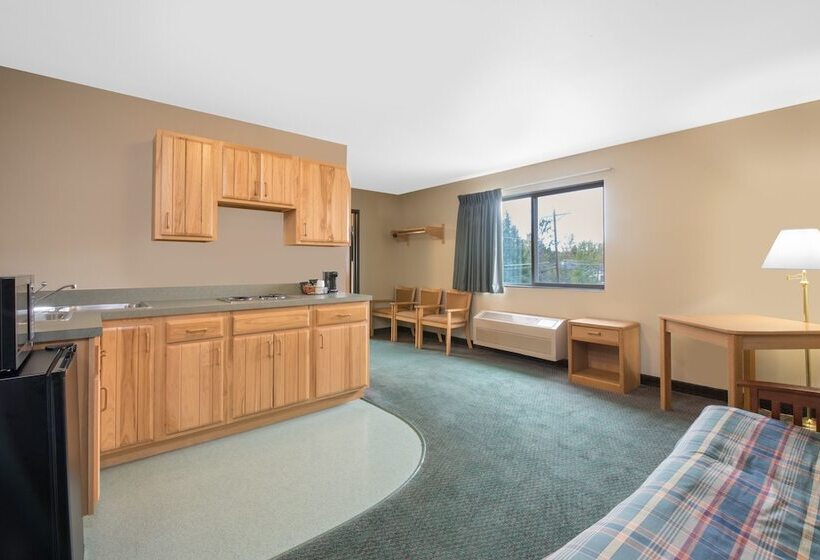 모텔 Northwoods Inn And Suites