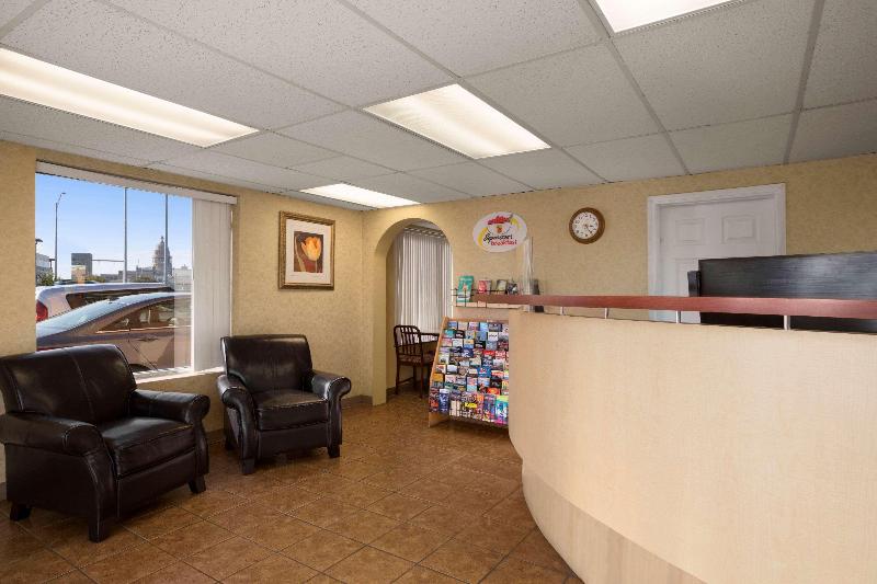 مُتل Super 8 By Wyndham Austin Downtown/capitol Area