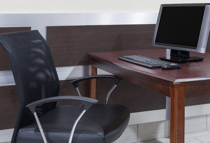 Мотель Super 8 By Wyndham Bedford Dfw Airport West