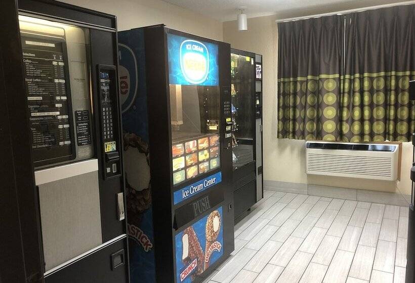 Мотель Super 8 By Wyndham Bedford Dfw Airport West