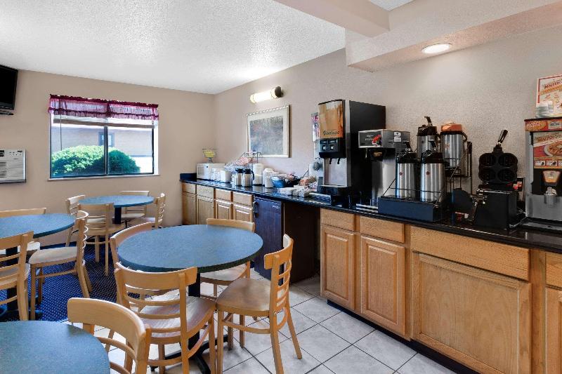 فندق على الطريق Super 8 By Wyndham Boone