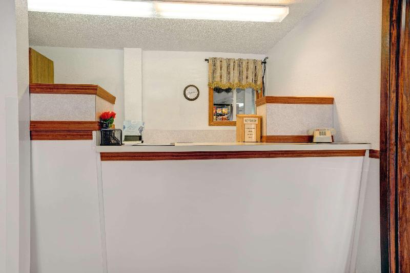 Мотель Budget Host Inn Buffalo
