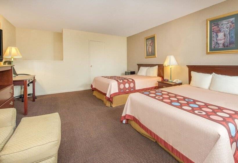 فندق على الطريق Super 8 By Wyndham Centervillerichmond