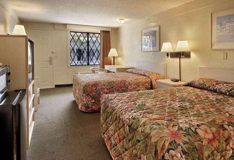 מוטל Super 8 By Wyndham Lantana West Palm Beach