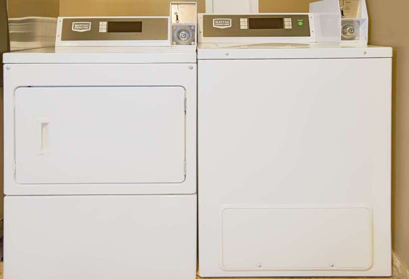 מוטל Super 8 By Wyndham Pella