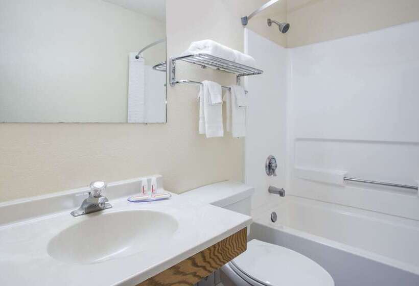 汽车旅馆  Super 8 By Wyndham Radford Va