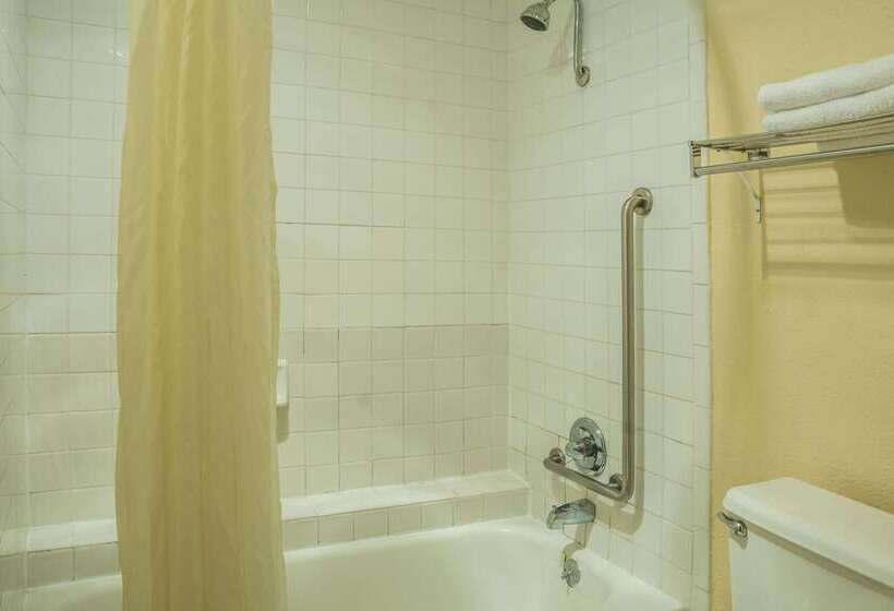 מוטל Super 8 By Wyndham San Marcos