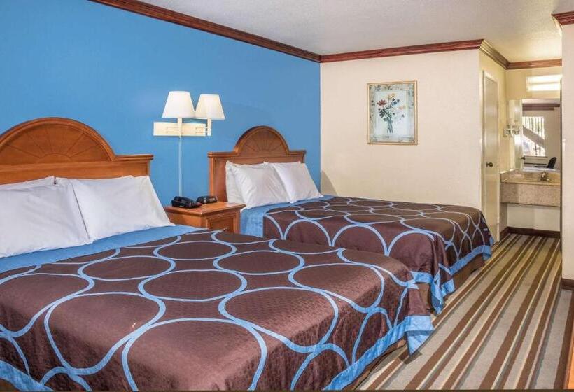 מוטל Super 8 By Wyndham San Marcos