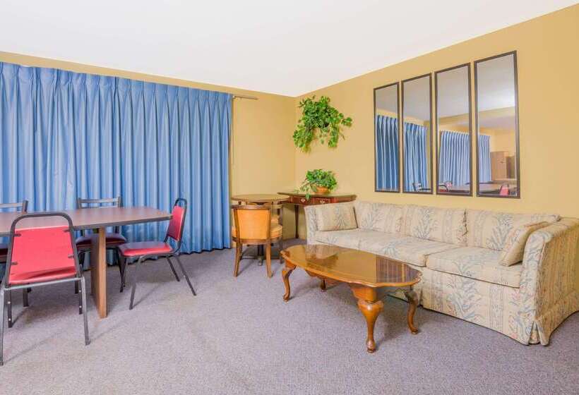 מוטל Super 8 By Wyndham Shelbyville