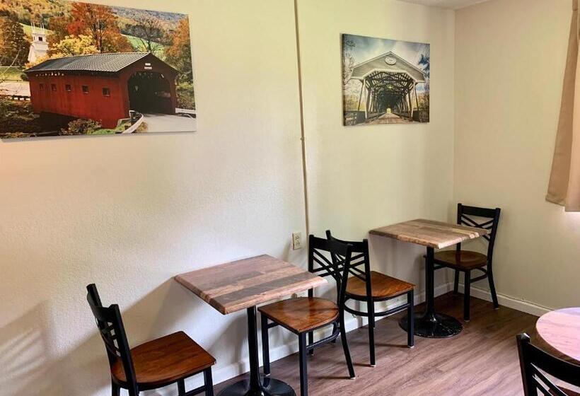 فندق على الطريق The Covered Bridge Inn