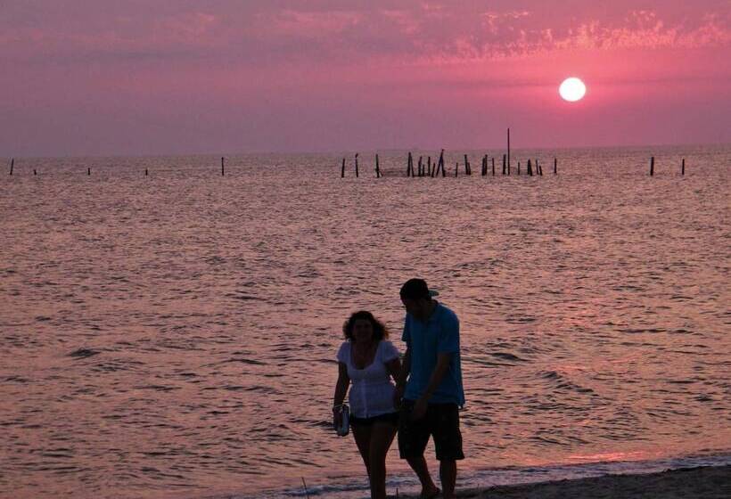 Sunset Beach Resort