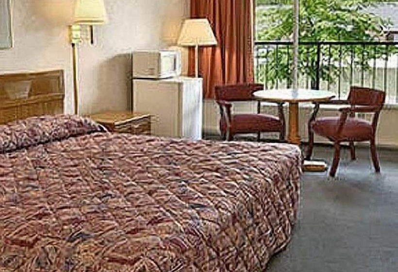 Мотель Town And Country Inn Suites Spindale