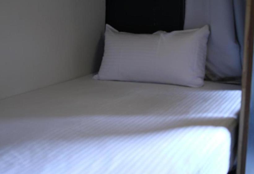 Hermit 84 Hostel
