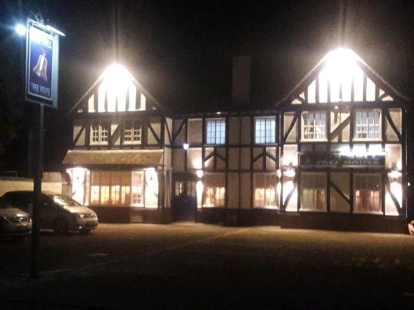 فندق صغير Bell Inn