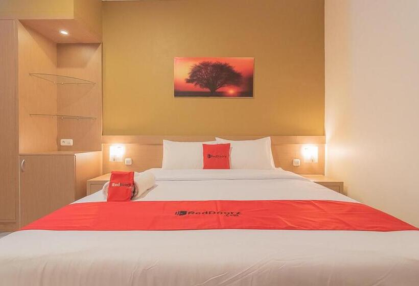 پانسیون Reddoorz Syariah @ Villa Grand Mutiara Tasikmalaya