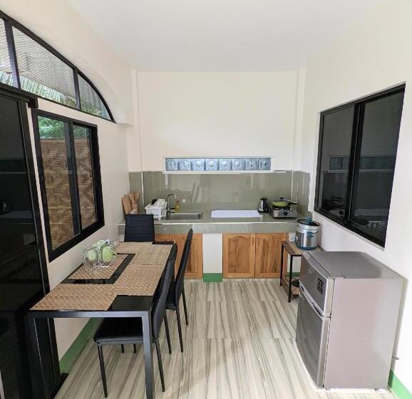 Albergue Charlina Inn Panglao