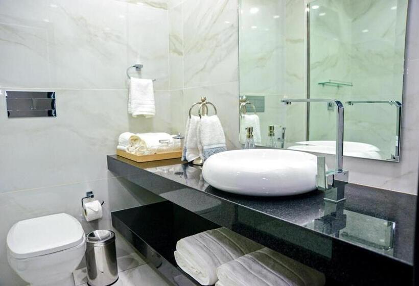 هتل Tryp By Wyndham Santa Cruz