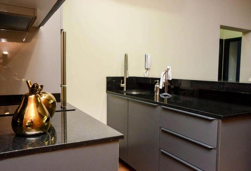 هتل Tryp By Wyndham Santa Cruz