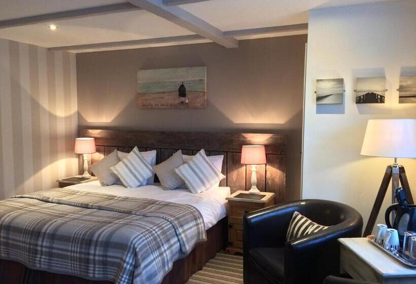بنسيون The Cross Guest House