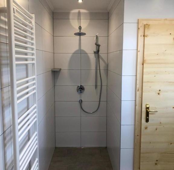 تختخواب و صبحانه Gästezimmer Steiner