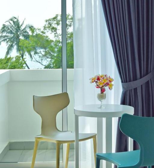هتل Avi Pangkor Beach Resort