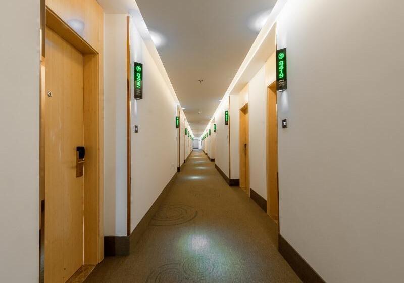 هتل Greentree Inn Wuhu Eshan Road University City