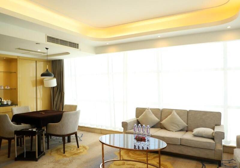 Отель Greentree Inn Zhumadian High Speed Rail Station Square Store