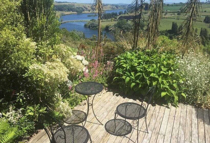 فندق Lake Karapiro Lodge