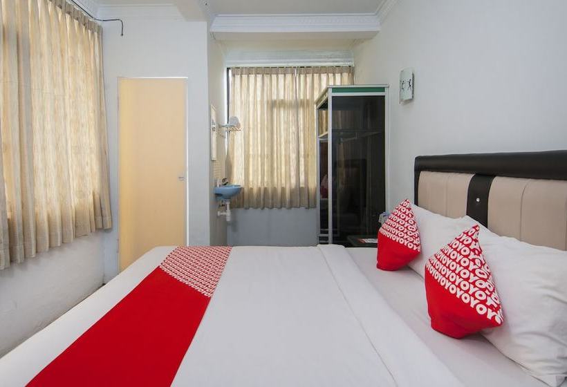 هاستل Sibayak Ncole By Oyo Rooms