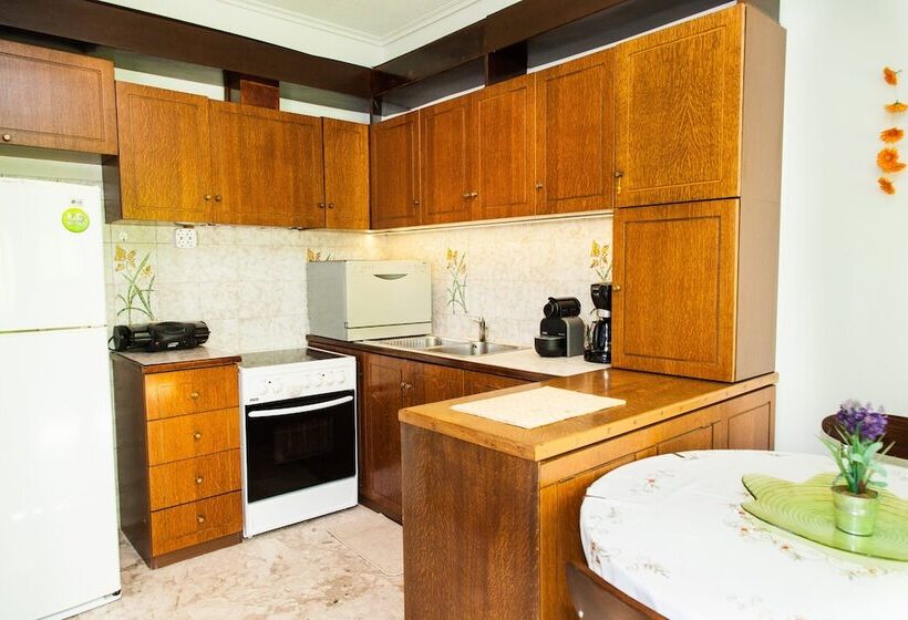 Calm Oasis Apartment In Marousi