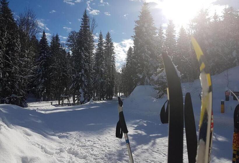 여관 Auberge Refuge De Roybon