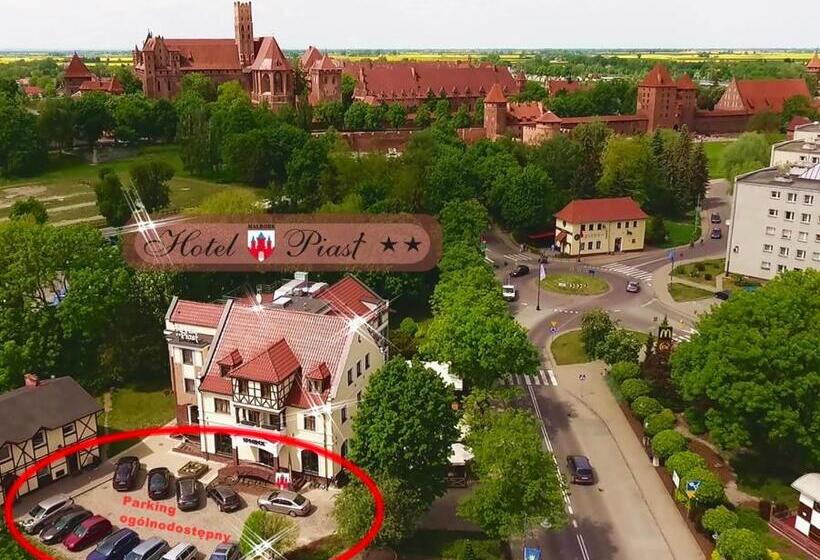 ホテル Piast Przy Zamku