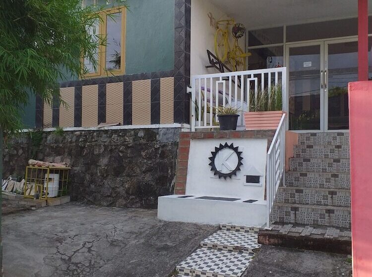 پانسیون Kenangan Guest House