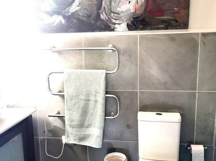 פנסיון Stylish Comfortable Central Artists Home