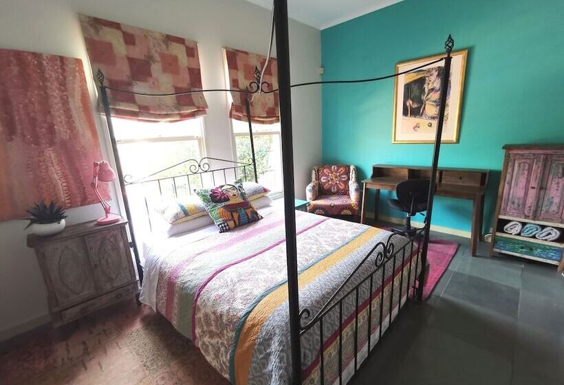 פנסיון Stylish Comfortable Central Artists Home