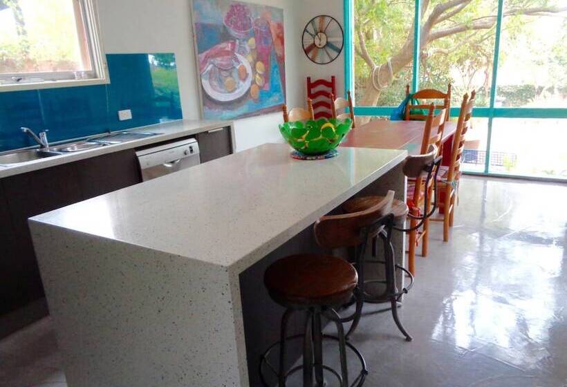 פנסיון Stylish Comfortable Central Artists Home