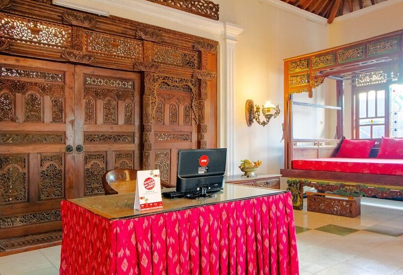 پانسیون Griya Joglo Homestay By Oyo Rooms