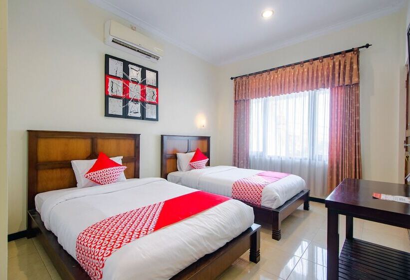 پانسیون Griya Joglo Homestay By Oyo Rooms