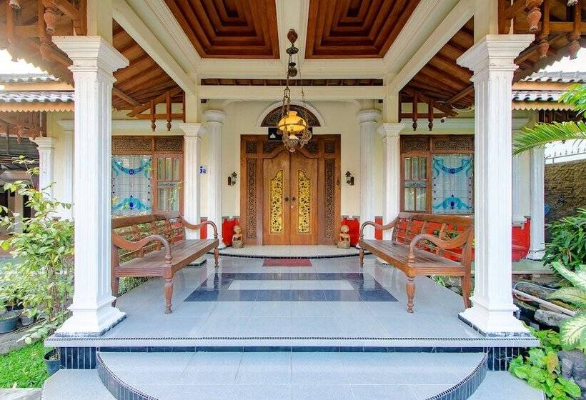 پانسیون Griya Joglo Homestay By Oyo Rooms